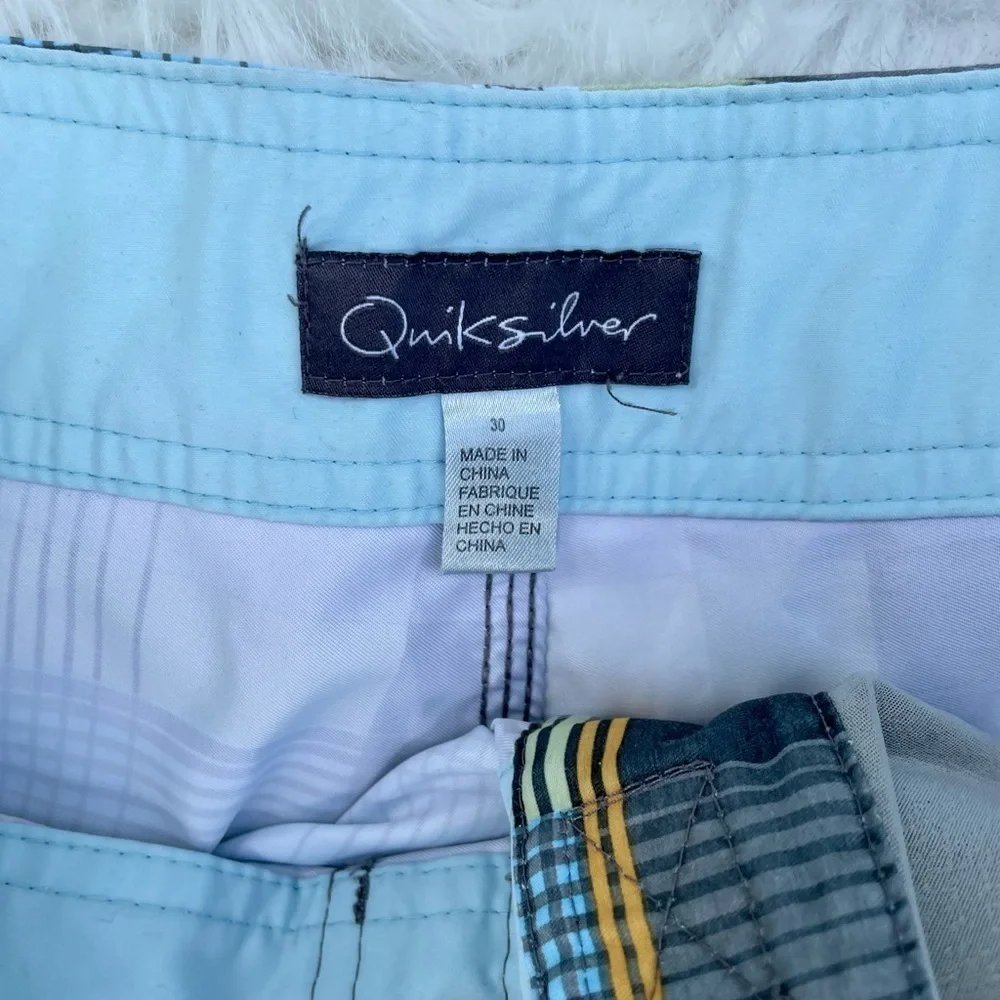 Quiksilver Board Shorts Mens - size 30